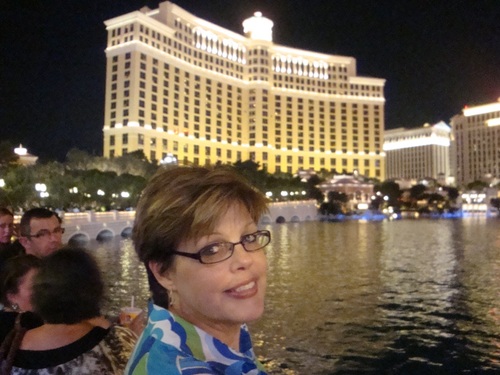 jill in front bellagios.JPG